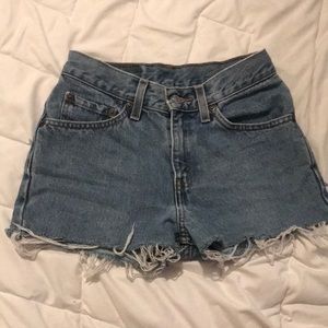 High waisted Levi shorts